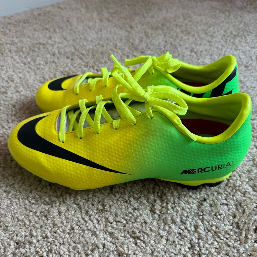 Nike Mercurial Youth Yellow & Green Soccer Cleats EXCELLENT CONDITION Size 5.5Y